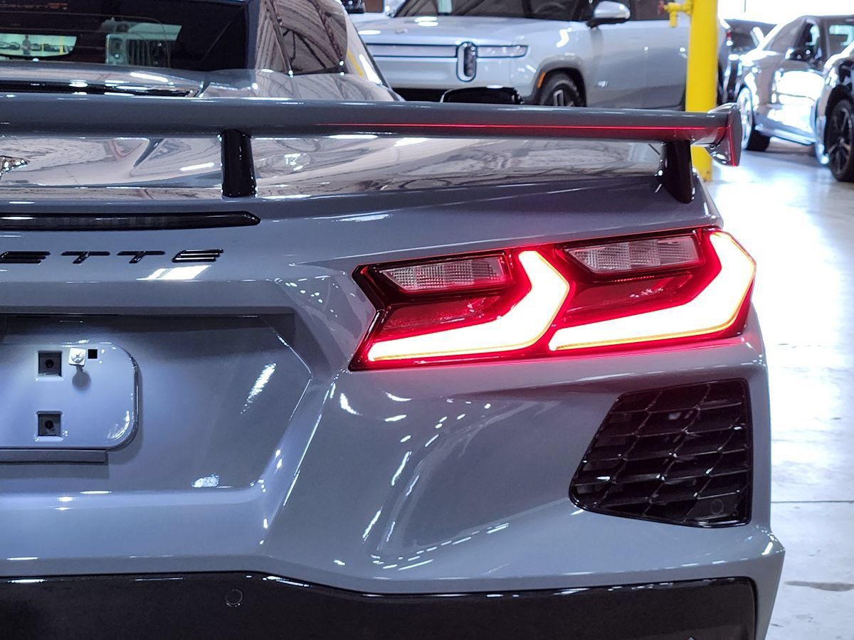 Used 2025 Chevrolet Corvette Stingray Preferred Conv w/ Z51 Performance Package RWD image 23