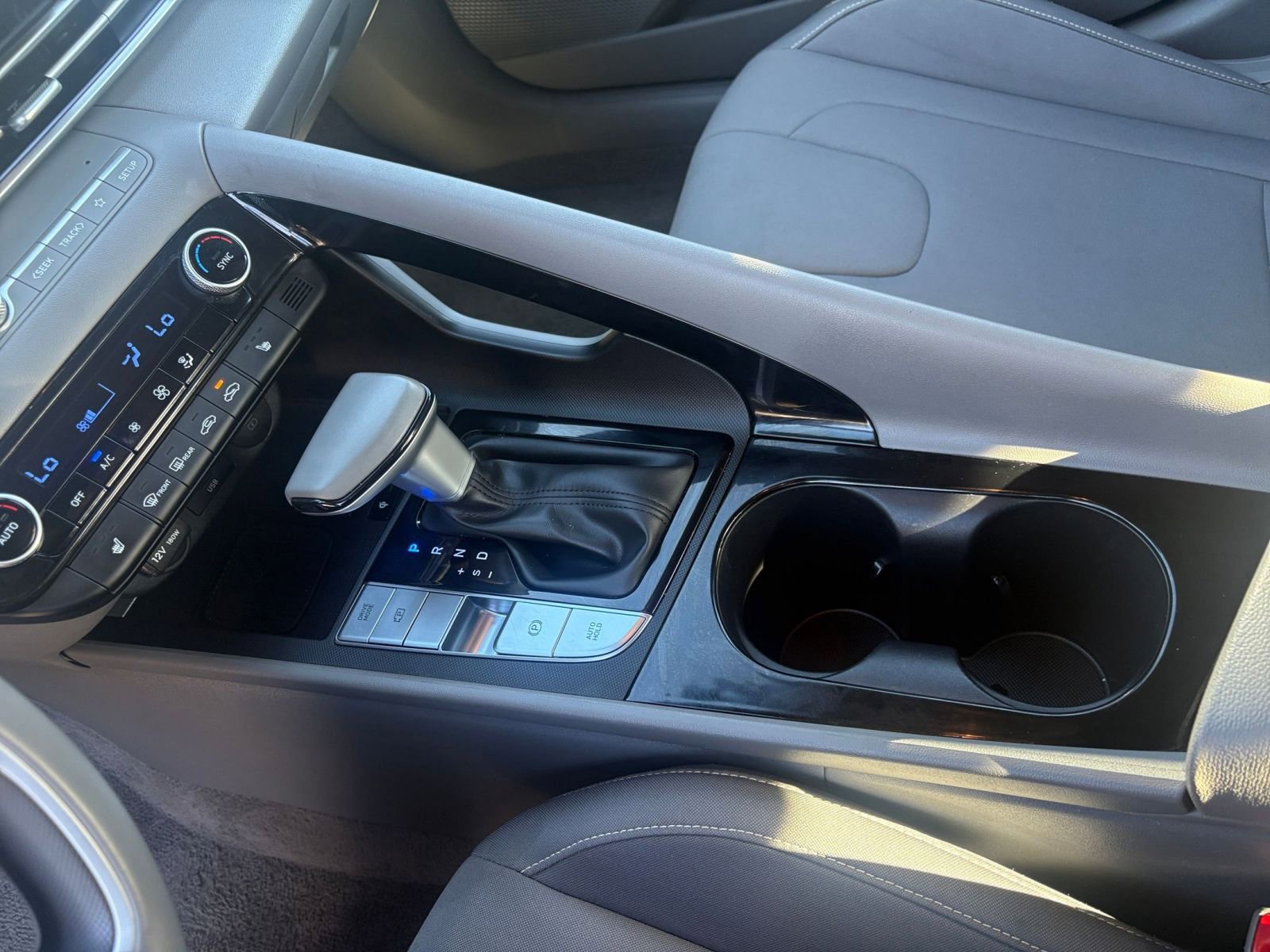 Used 2025 Hyundai Elantra SEL image 42