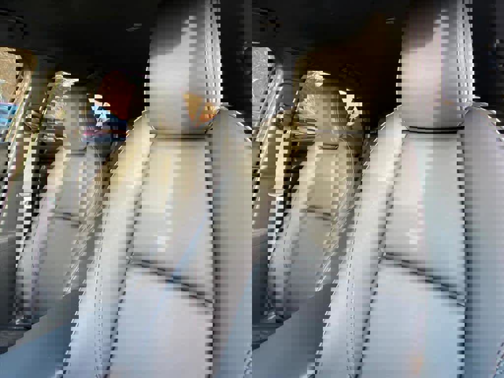 Used 2024 MAZDA MAZDA3 s image 18