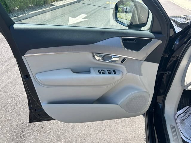 Certified 2025 Volvo XC90 B5 Core w/ Climate Package AWD/4WD image 18