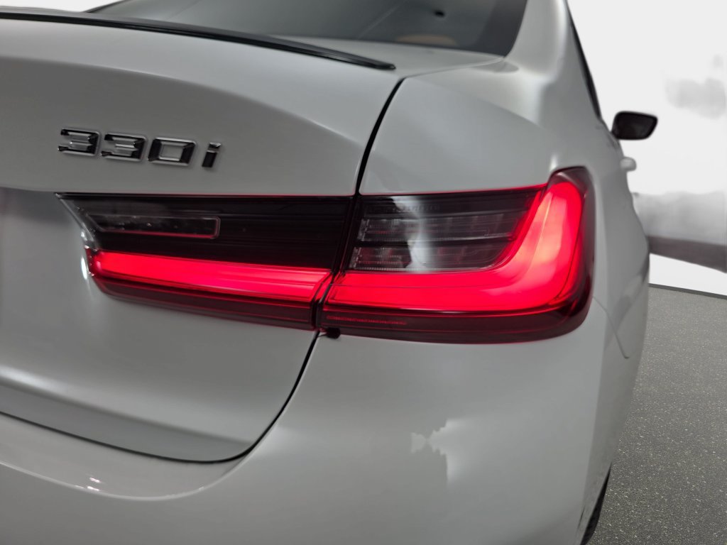 New 2026 BMW 330i xDrive Sedan w/ M Sport Package AWD/4WD image 33