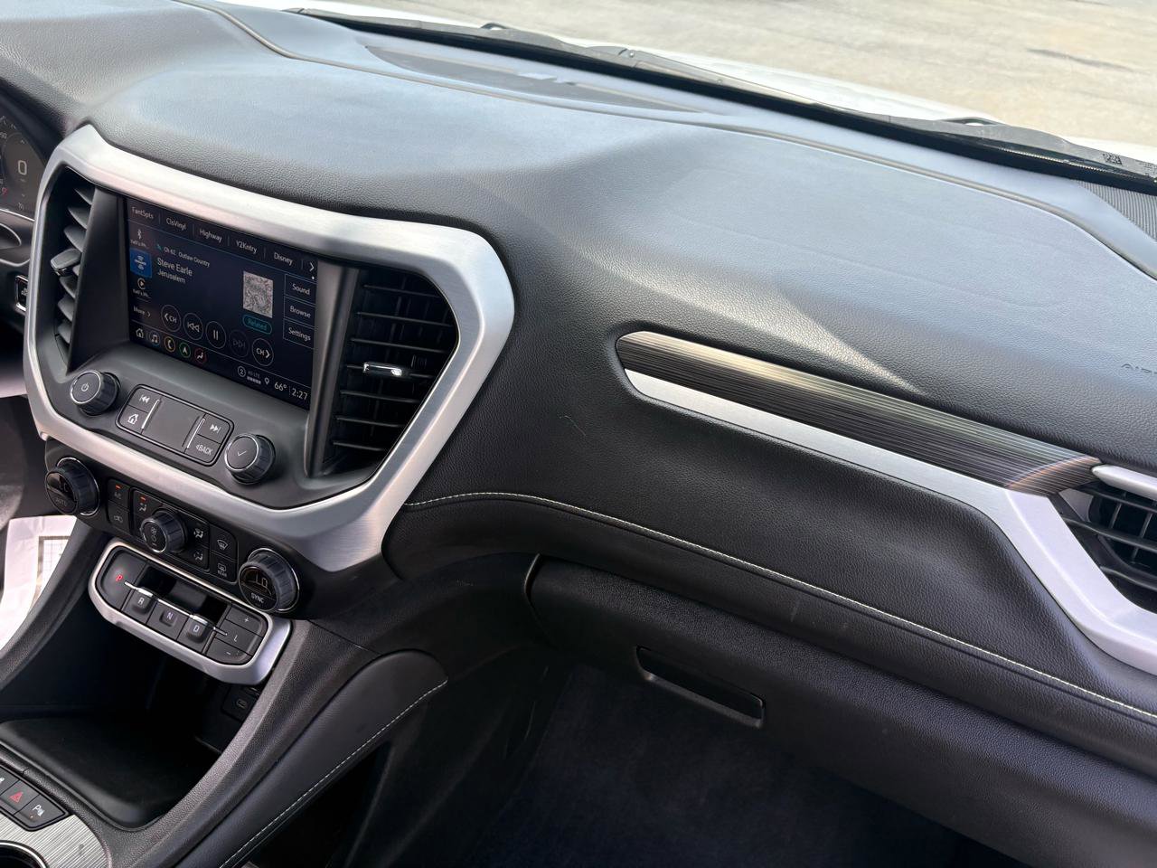 Used 2023 GMC Acadia SLT w/ Technology Package image 40