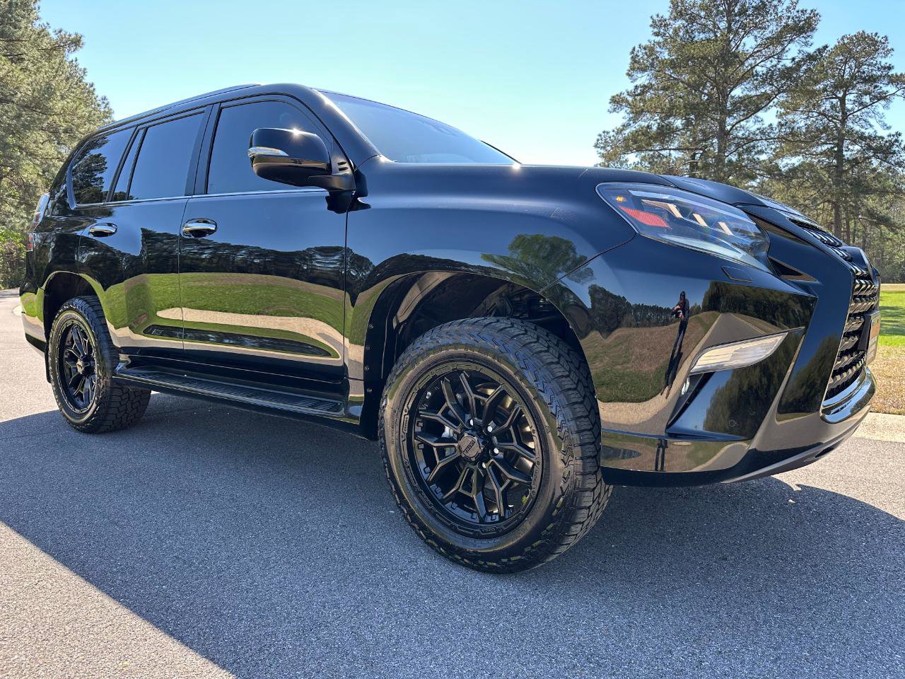 Used 2021 Lexus GX 460 Premium w/ Premium Package image 3