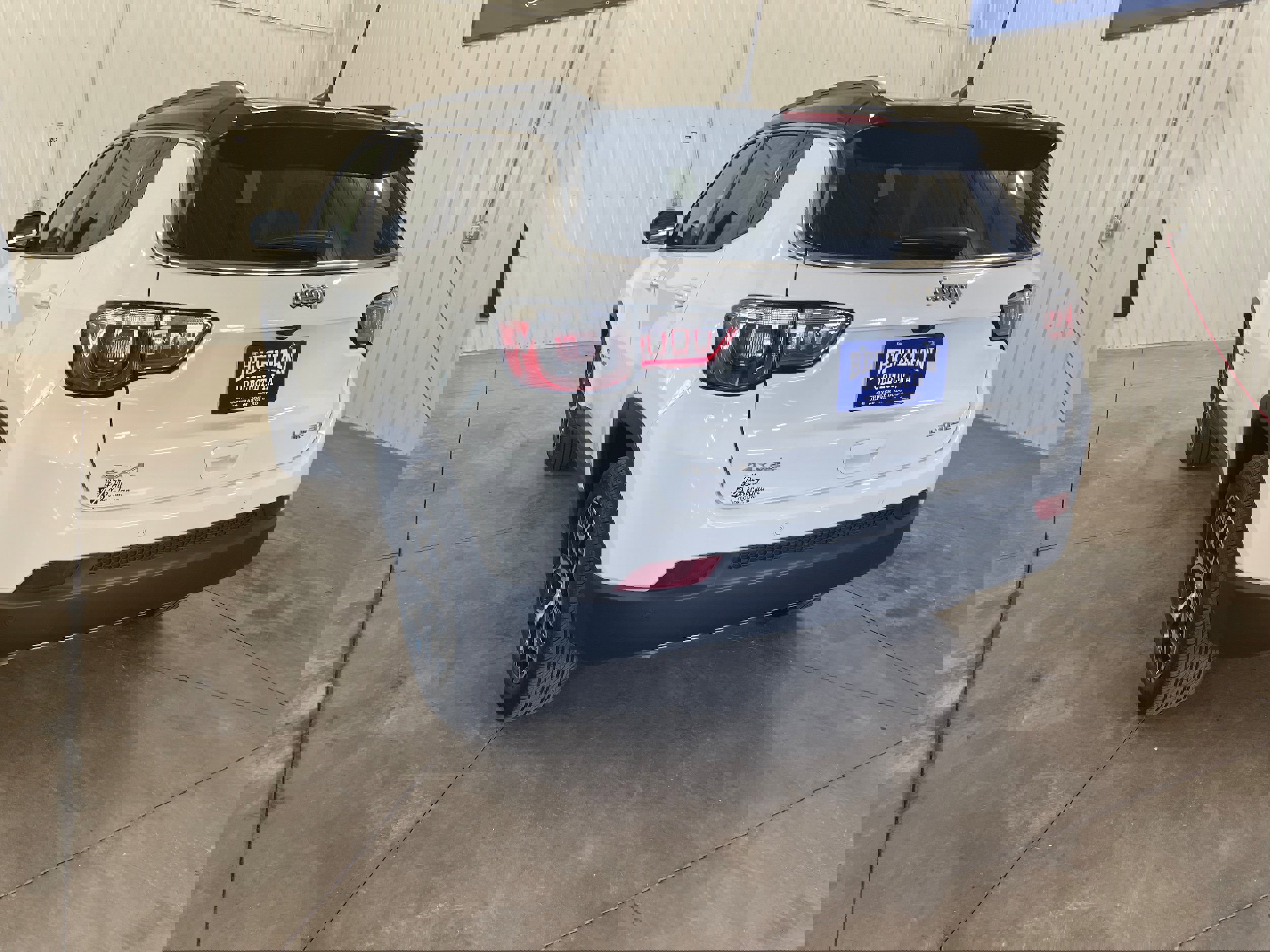 Used 2024 Jeep Compass Limited image 3