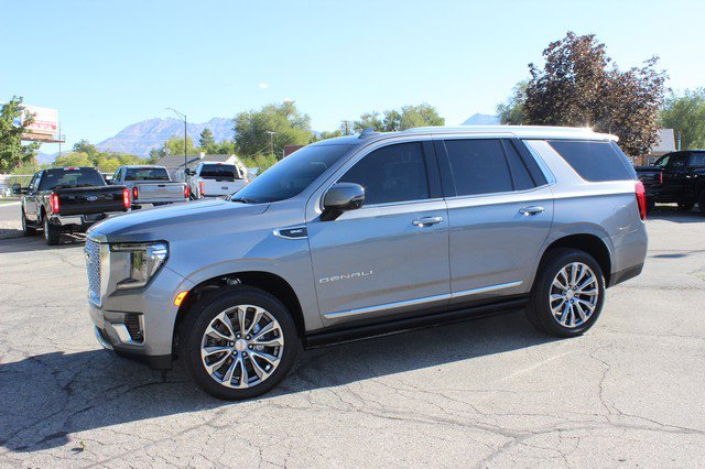 Used 2021 GMC Yukon Denali image 2