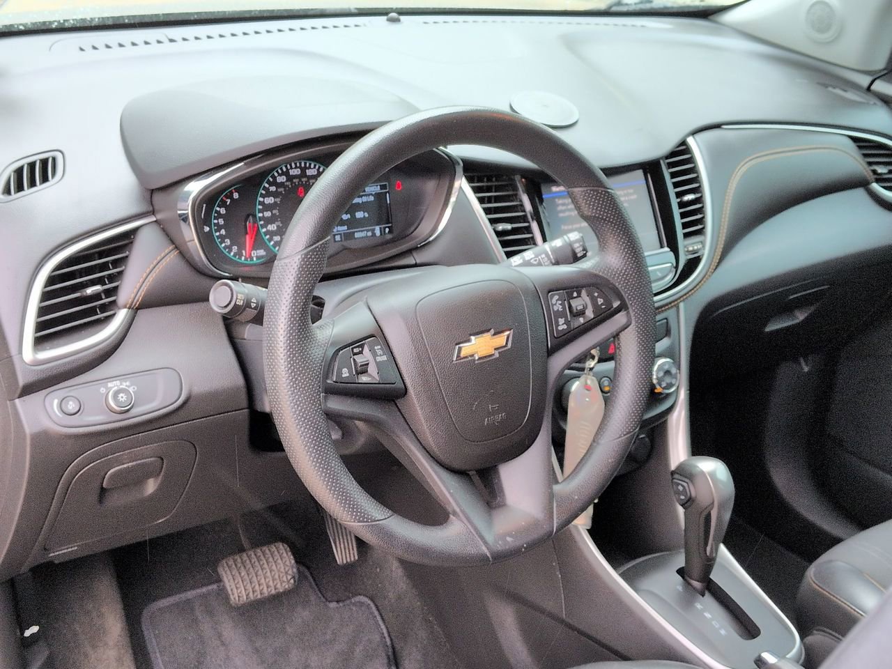 Used 2021 Chevrolet Trax LT image 10