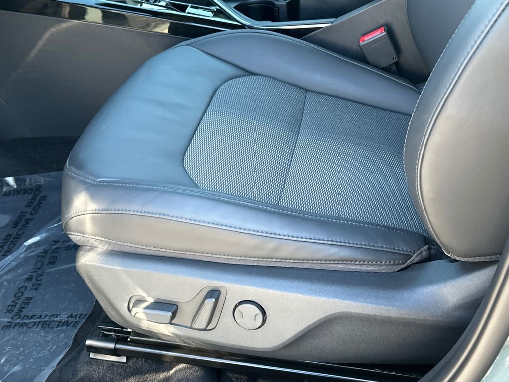 Certified 2023 Kia Niro Wind w/ Wind Preserve Package FWD image 24