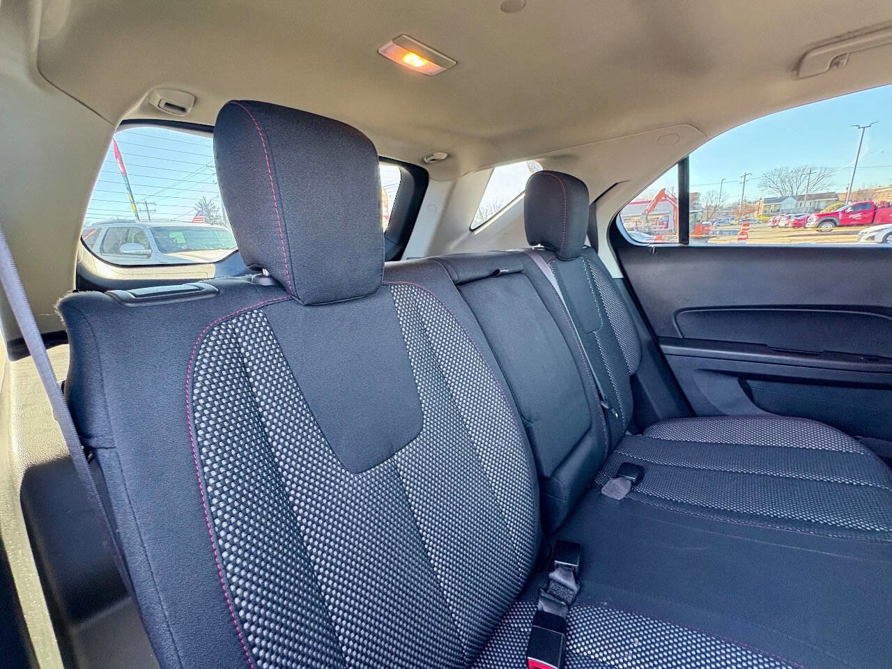 Used 2017 Chevrolet Equinox LT w/ Convenience Package image 29