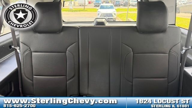 Used 2016 Chevrolet Suburban LT RWD image 16