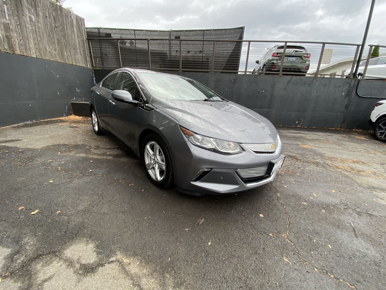 Used 2018 Chevrolet Volt LT FWD image 8