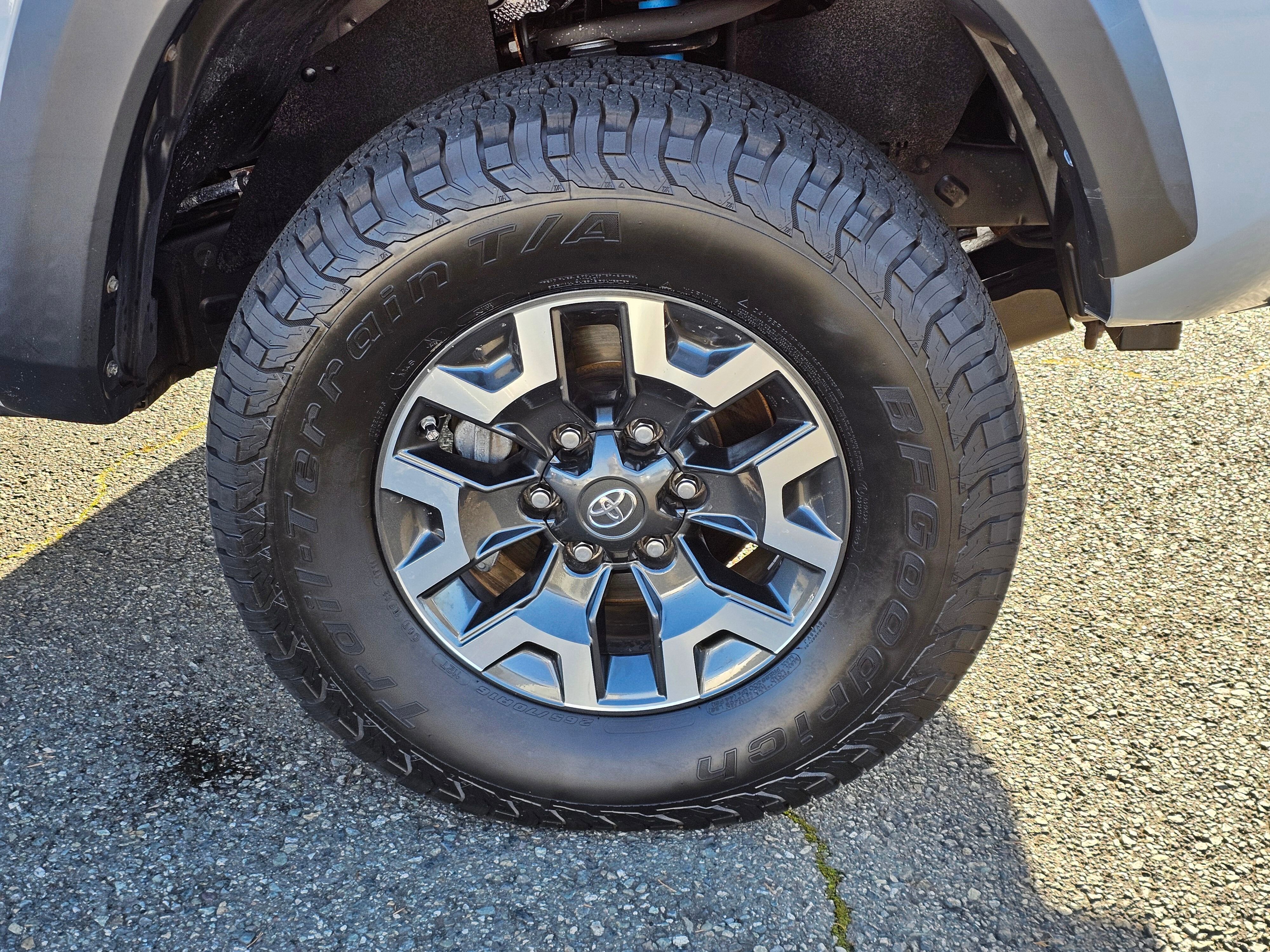 Used 2019 Toyota Tacoma TRD Off-Road image 9