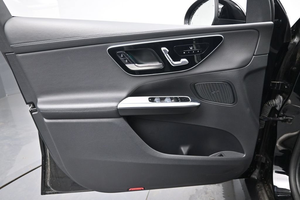 Used 2023 Mercedes-Benz GLC 300 image 21