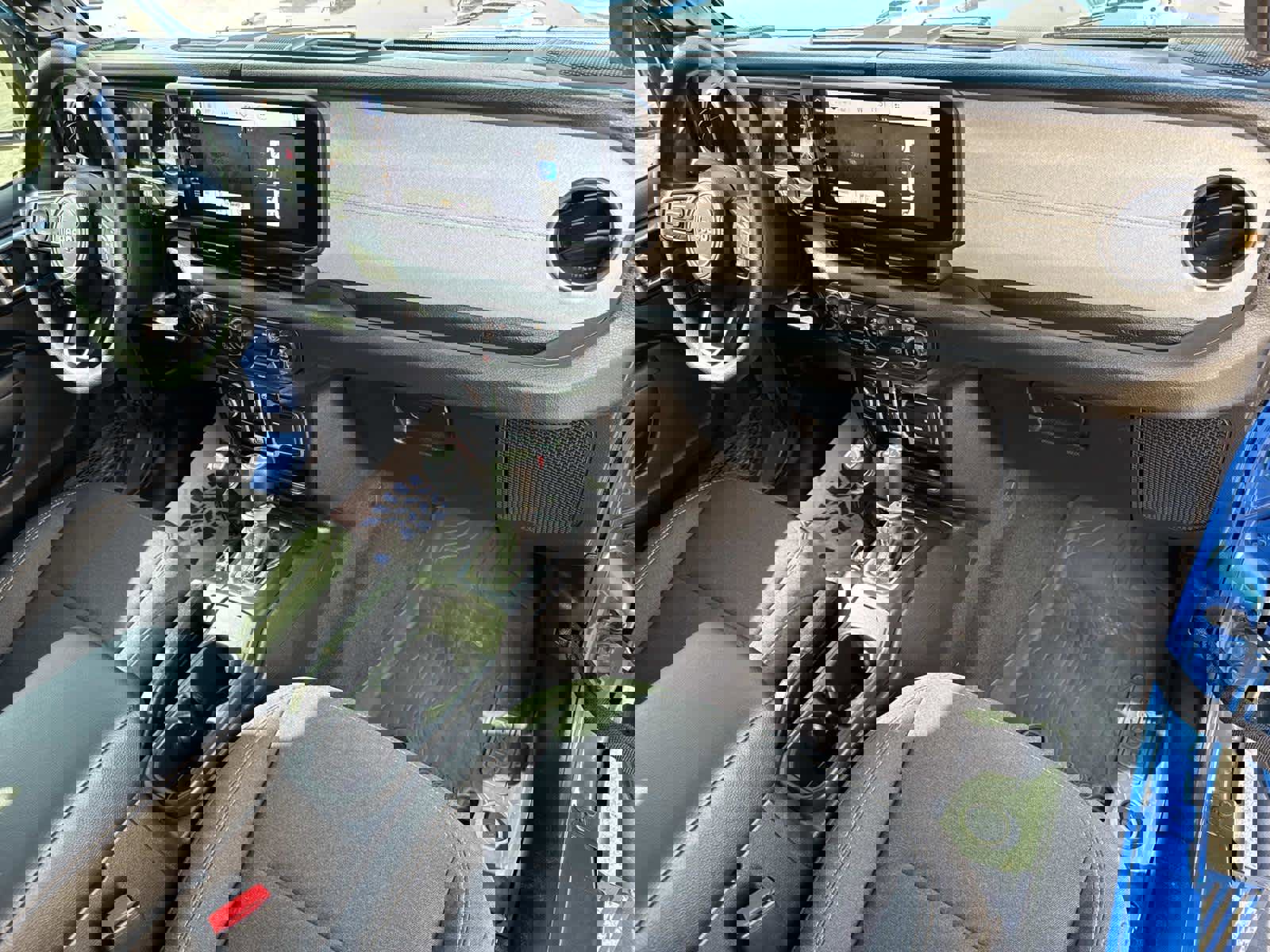 Used 2025 Jeep Wrangler Sport image 26