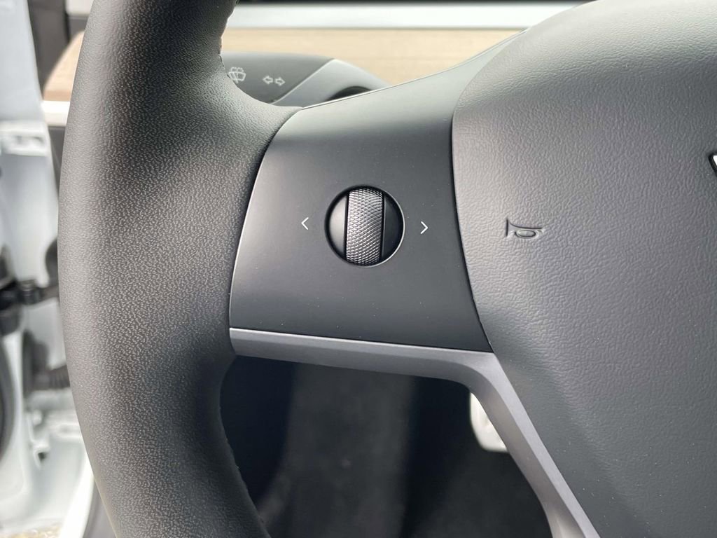 Used 2023 Tesla Model 3 Performance image 22