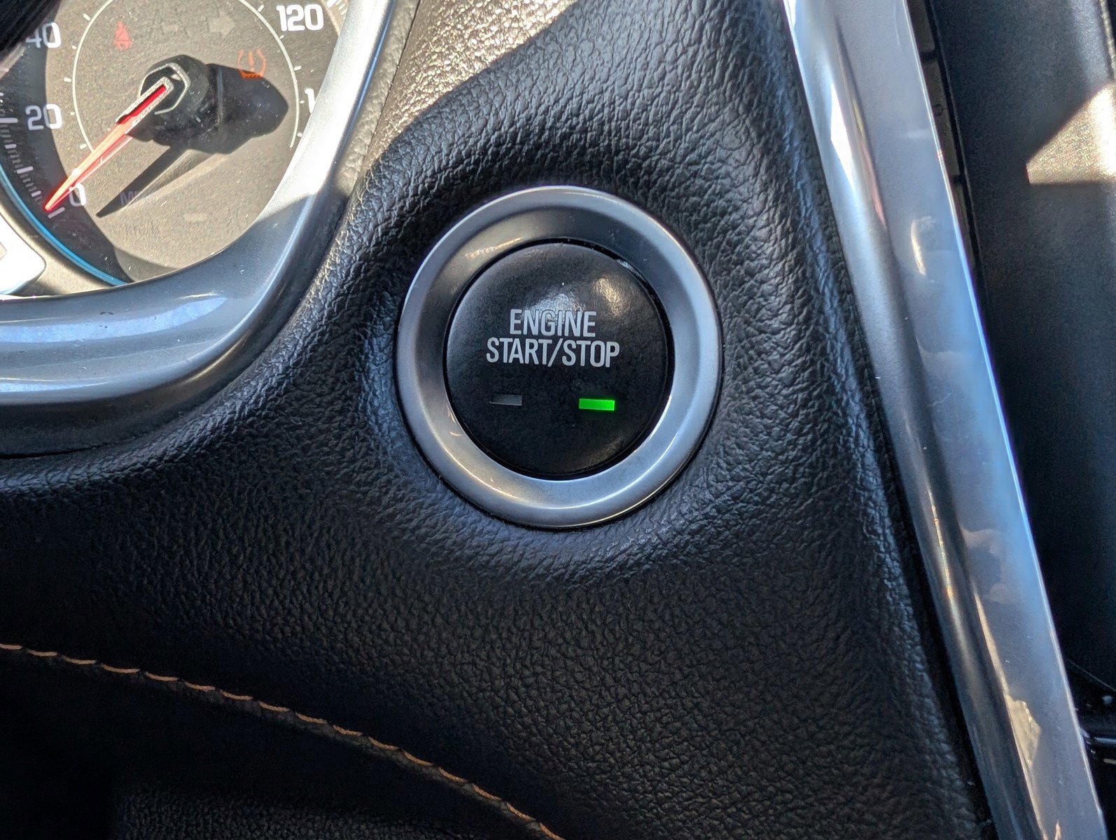 Used 2020 Chevrolet Traverse LT w/ Driver Confidence II Package image 32