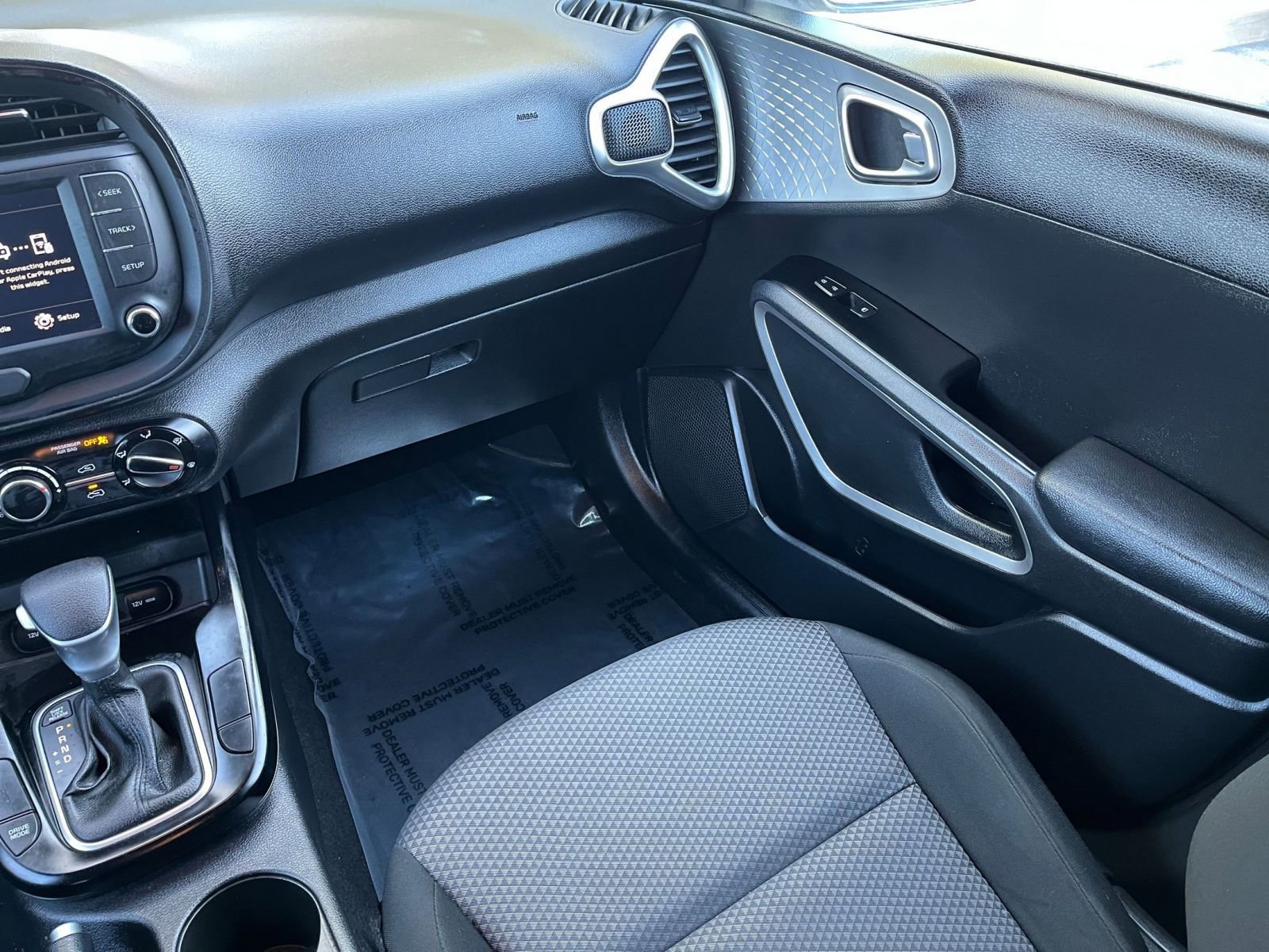 Used 2025 Kia Soul LX w/ LX Technology Package image 32