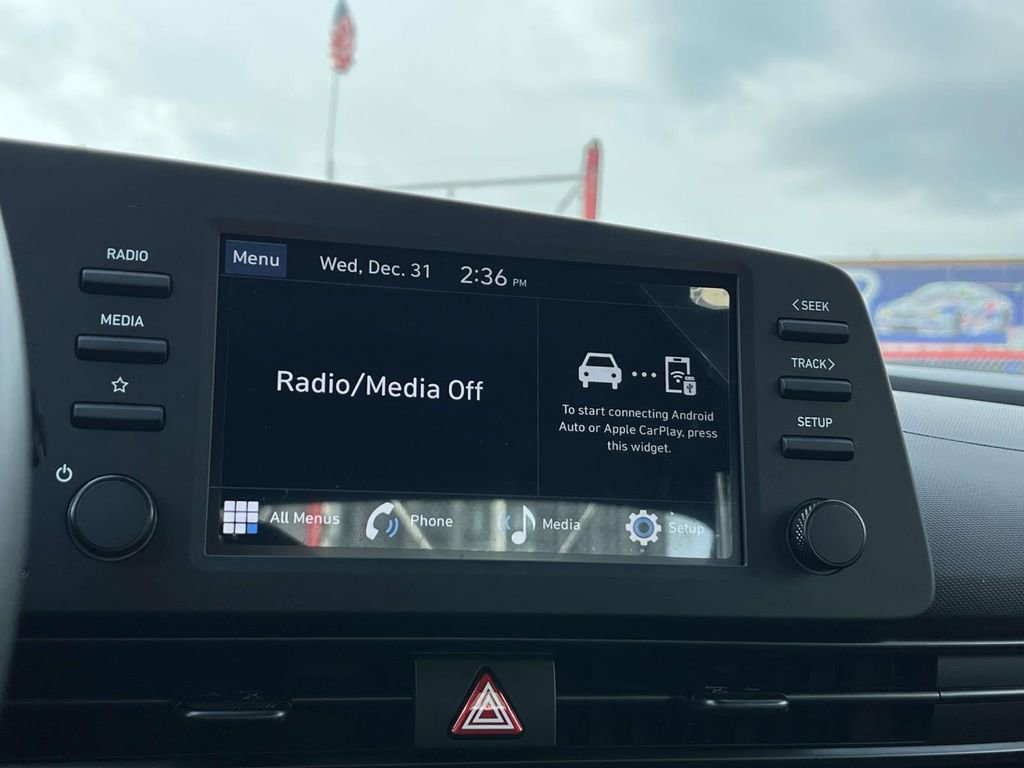 Certified 2025 Hyundai Elantra Sport image 27