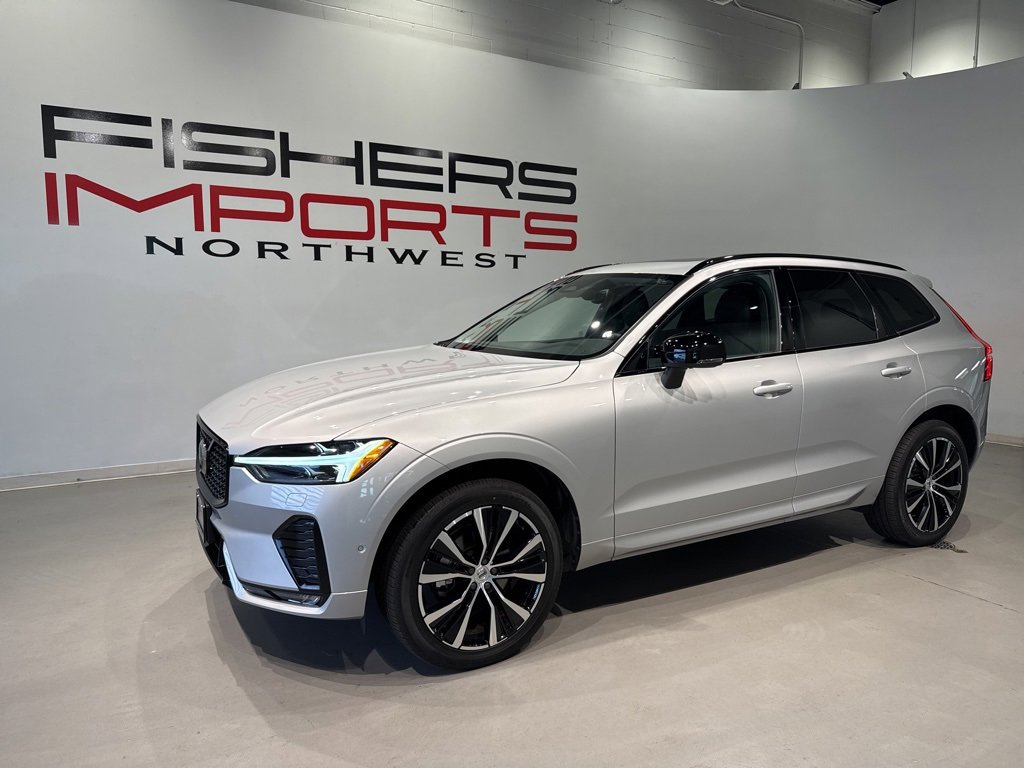 Used 2025 Volvo XC60 B5 Plus image 10