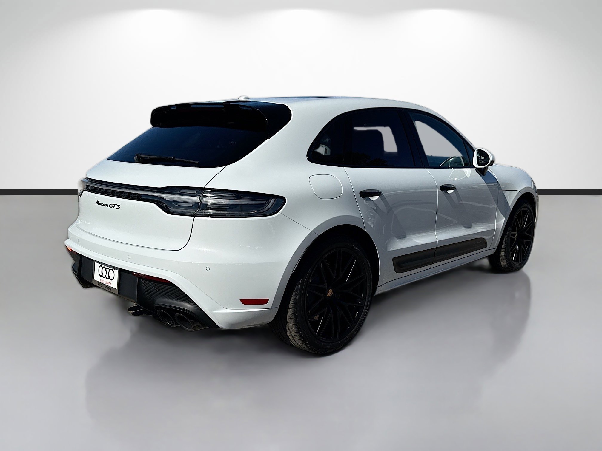 Used 2024 Porsche Macan GTS image 3