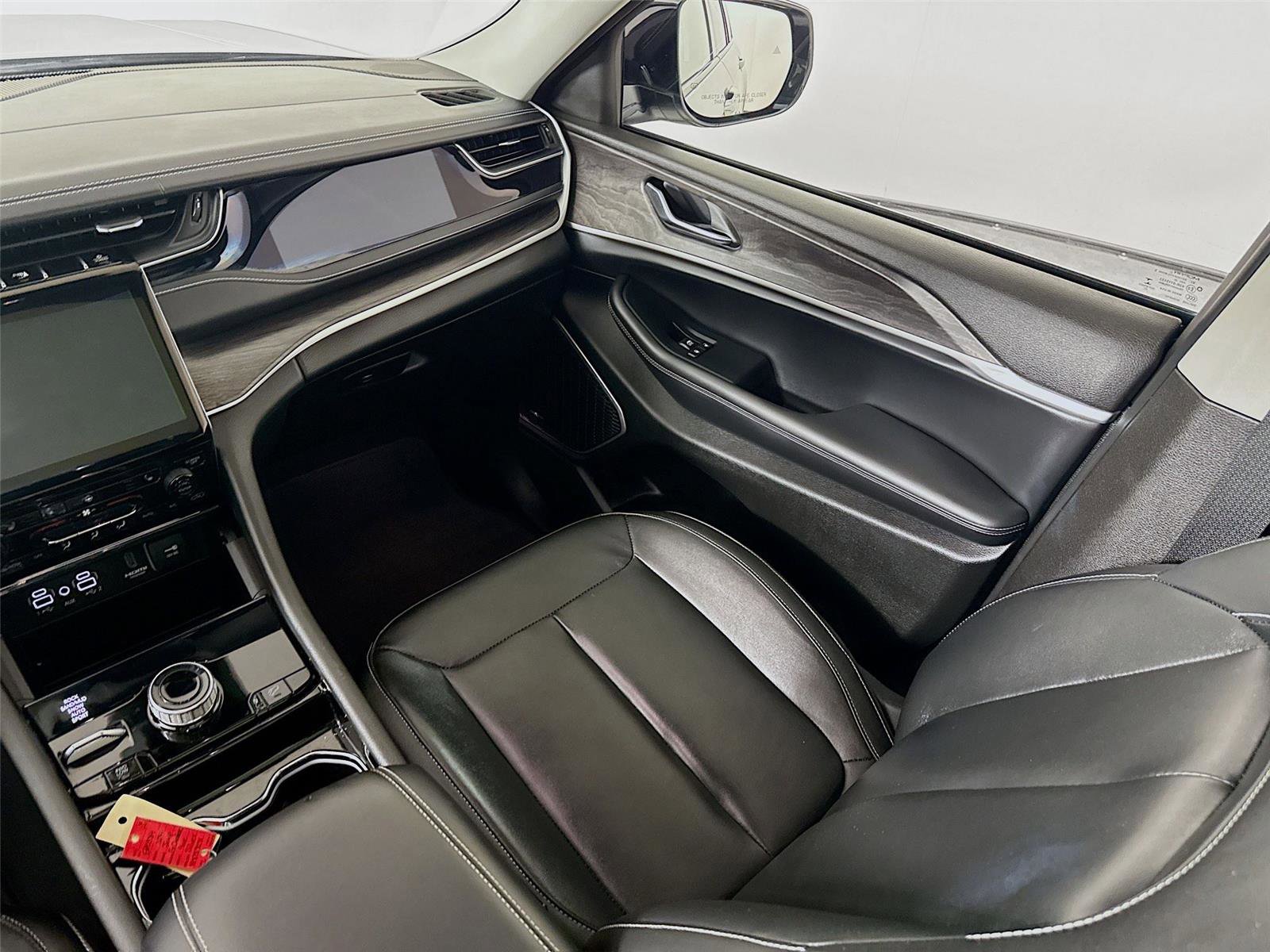 Used 2022 Jeep Grand Cherokee Limited 4xe image 26