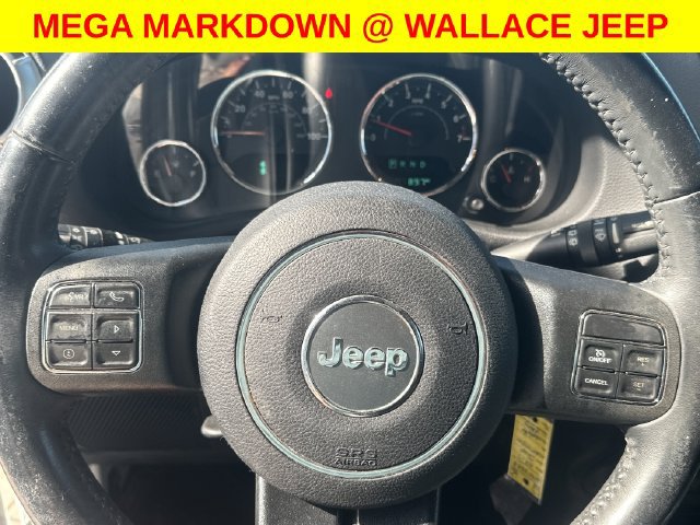 Used 2017 Jeep Wrangler Unlimited Sahara w/ Connectivity Group AWD/4WD image 12