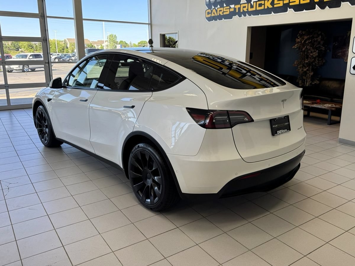 Used 2021 Tesla Model Y Long Range AWD/4WD image 2
