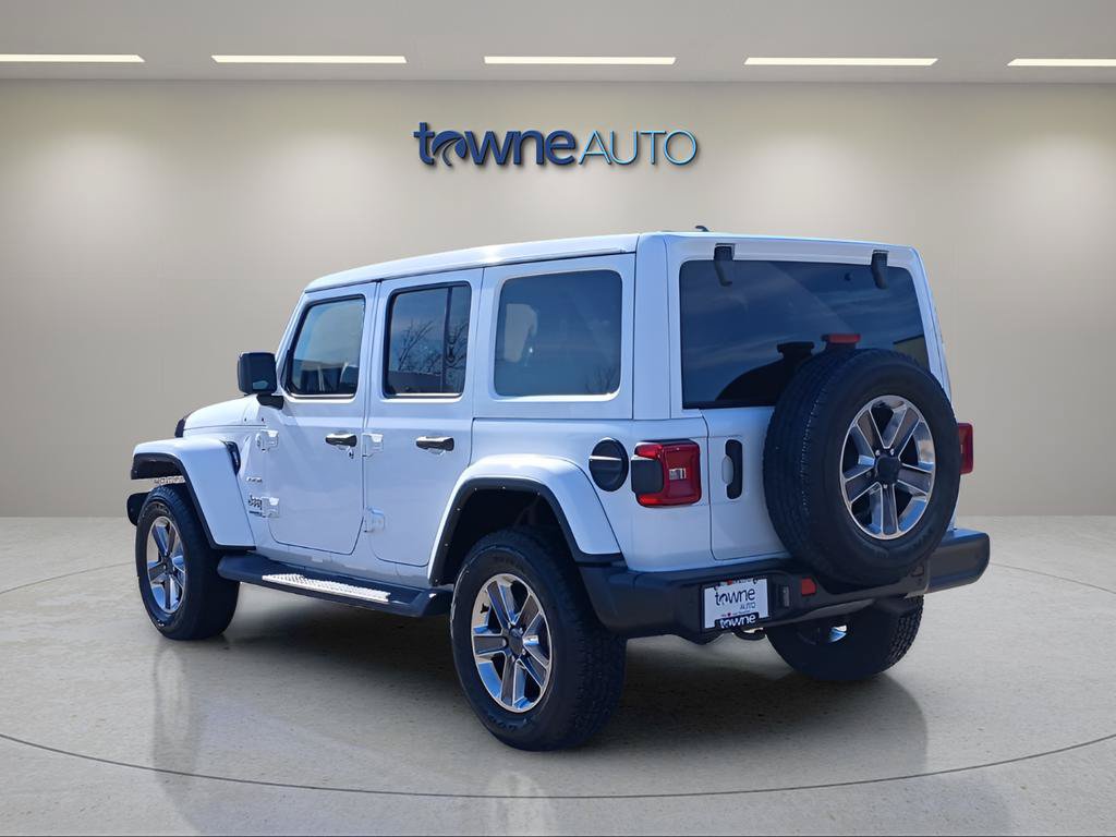 Used 2022 Jeep Wrangler Unlimited Sahara w/ LED Lighting Group AWD/4WD image 3