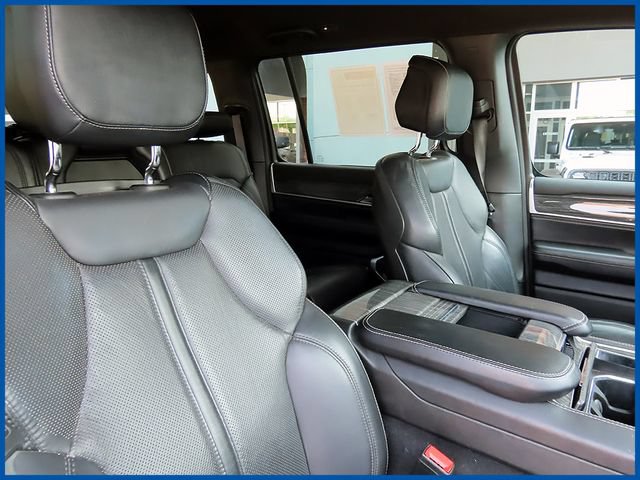 Used 2022 Jeep Wagoneer Series II AWD/4WD image 9