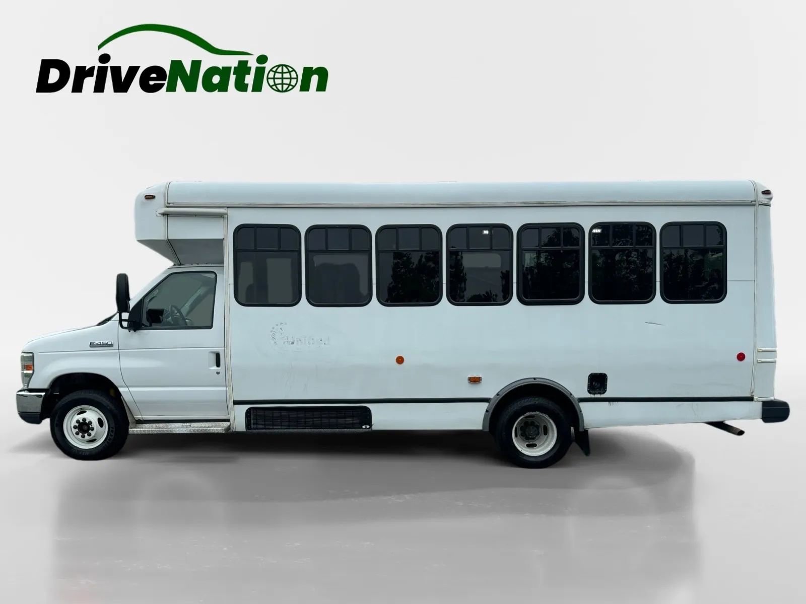 Used 2015 Ford E-450 and Econoline 450 Super Duty w/ Shuttle Bus Prep Package RWD image 7