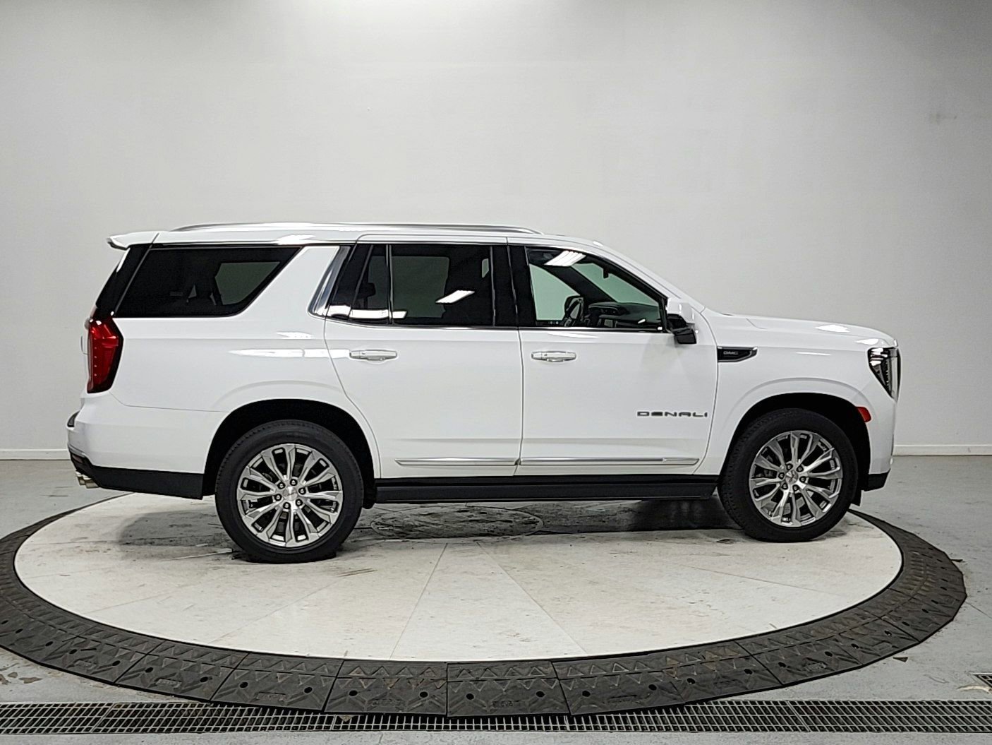 Used 2023 GMC Yukon Denali w/ Max Trailering Package image 8