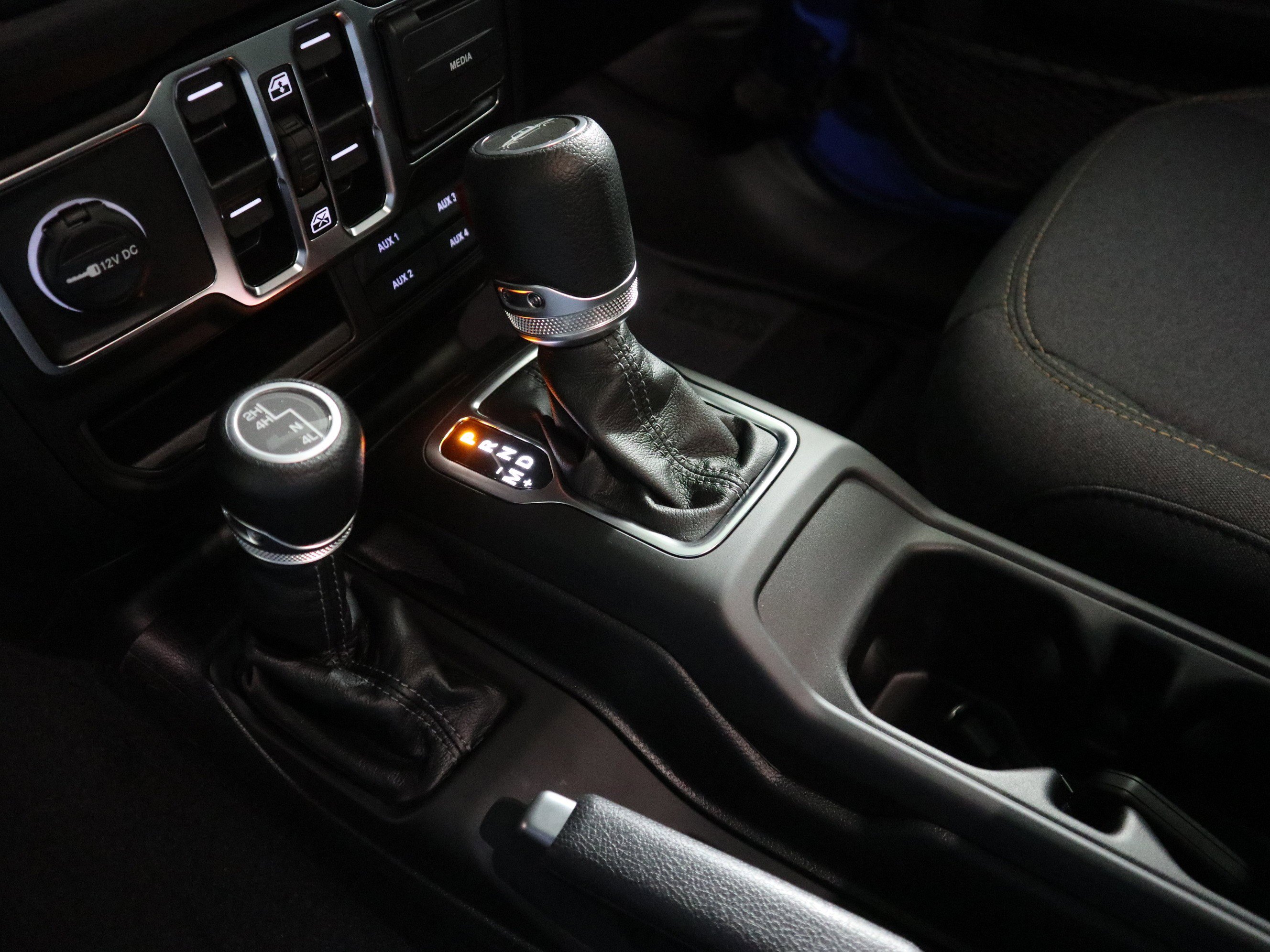 New 2025 Jeep Gladiator Sport AWD/4WD image 27