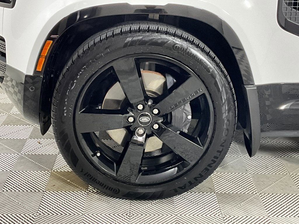 Certified 2024 Land Rover Defender 110 X-Dynamic SE image 28