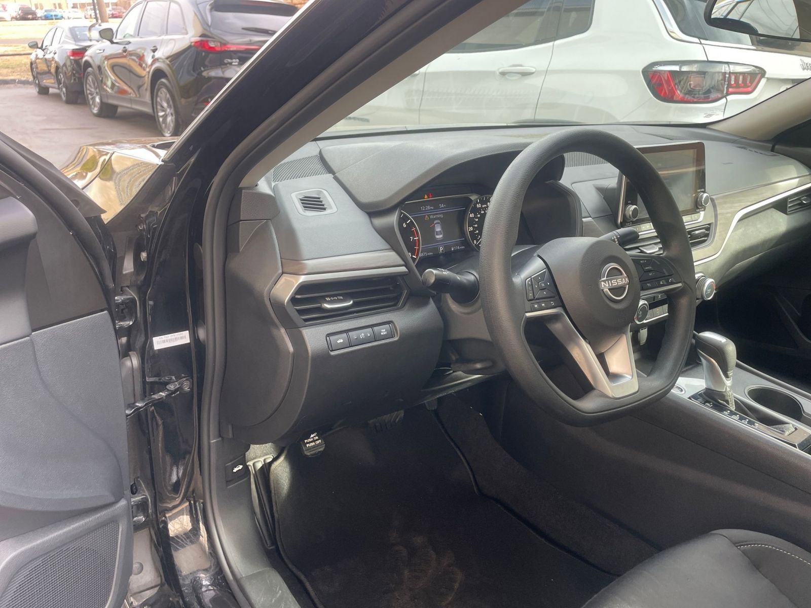 Used 2025 Nissan Altima 2.5 SV image 33