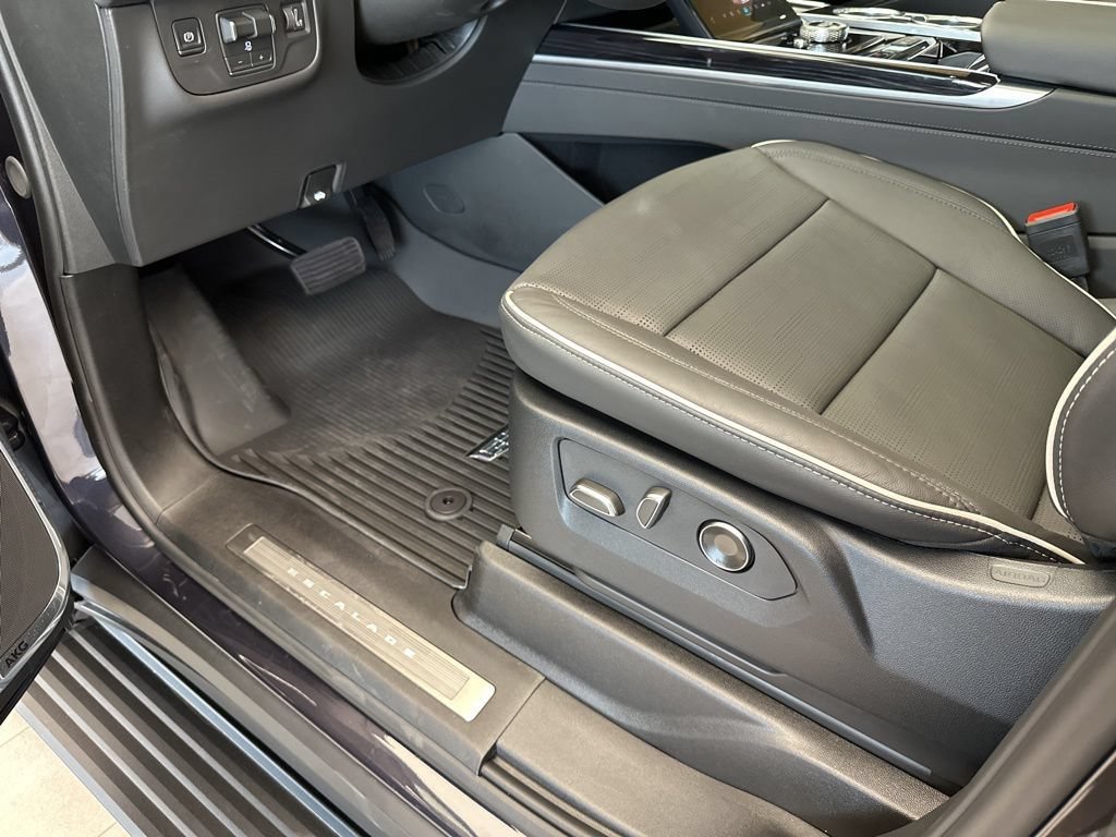 New 2026 Cadillac Escalade Sport w/ Touring Package AWD/4WD image 27