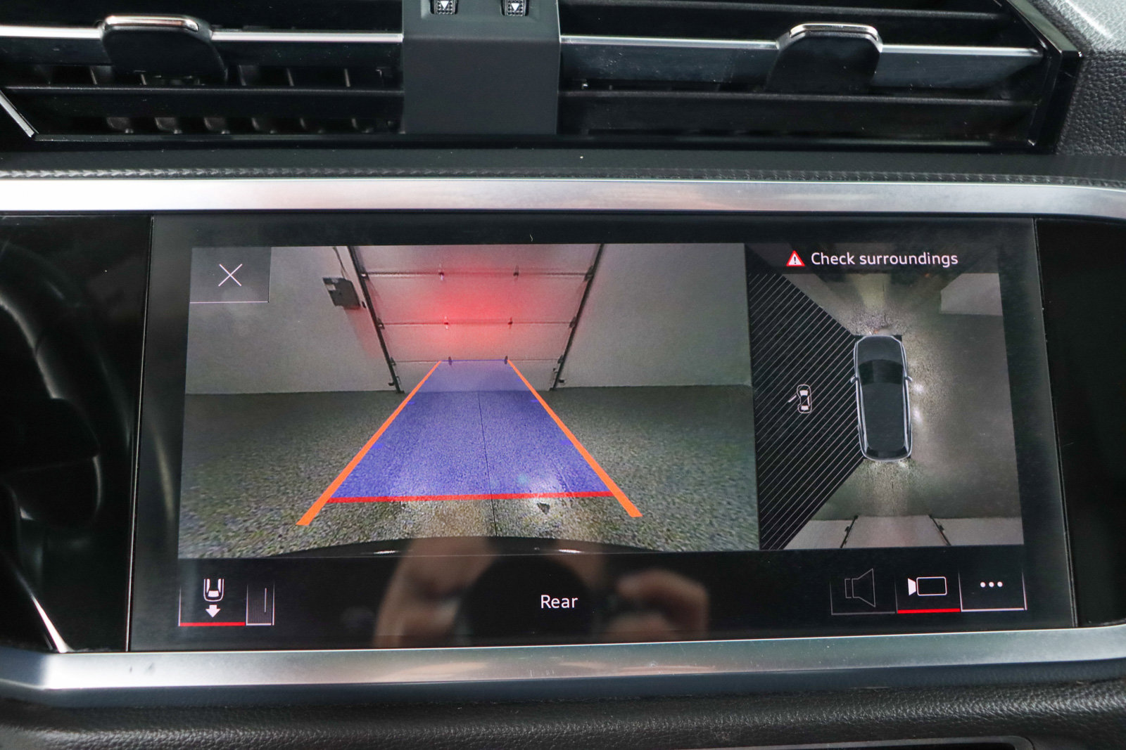 Used 2022 Audi Q3 2.0T Premium Plus w/ Premium Plus Package image 19