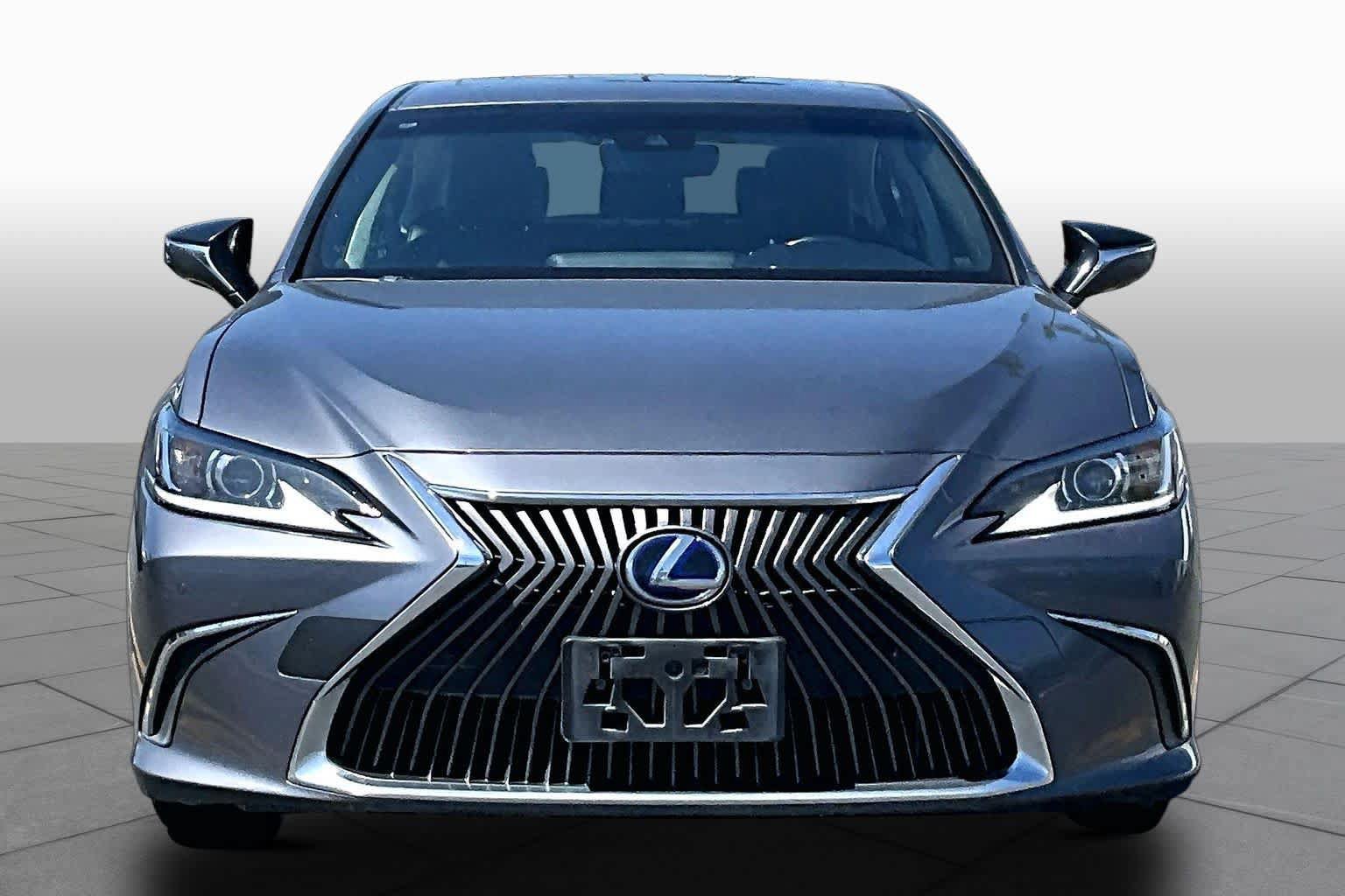 Used 2019 Lexus ES 300h w/ Premium Package FWD image 3