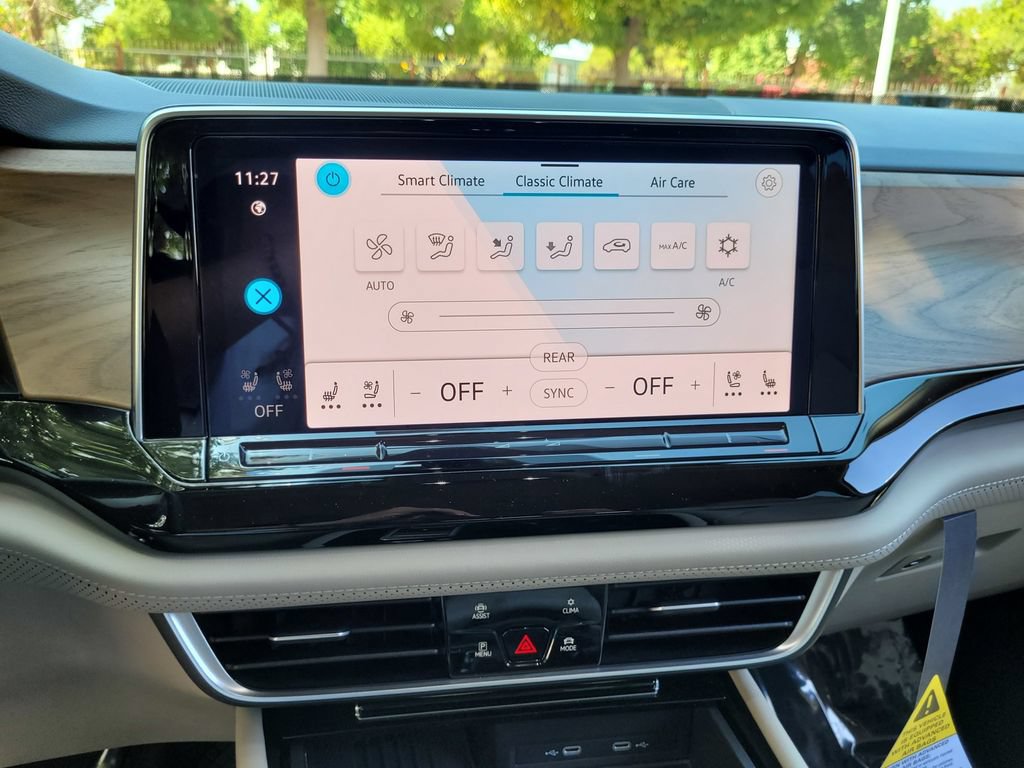 New 2025 Volkswagen Atlas SE FWD image 20