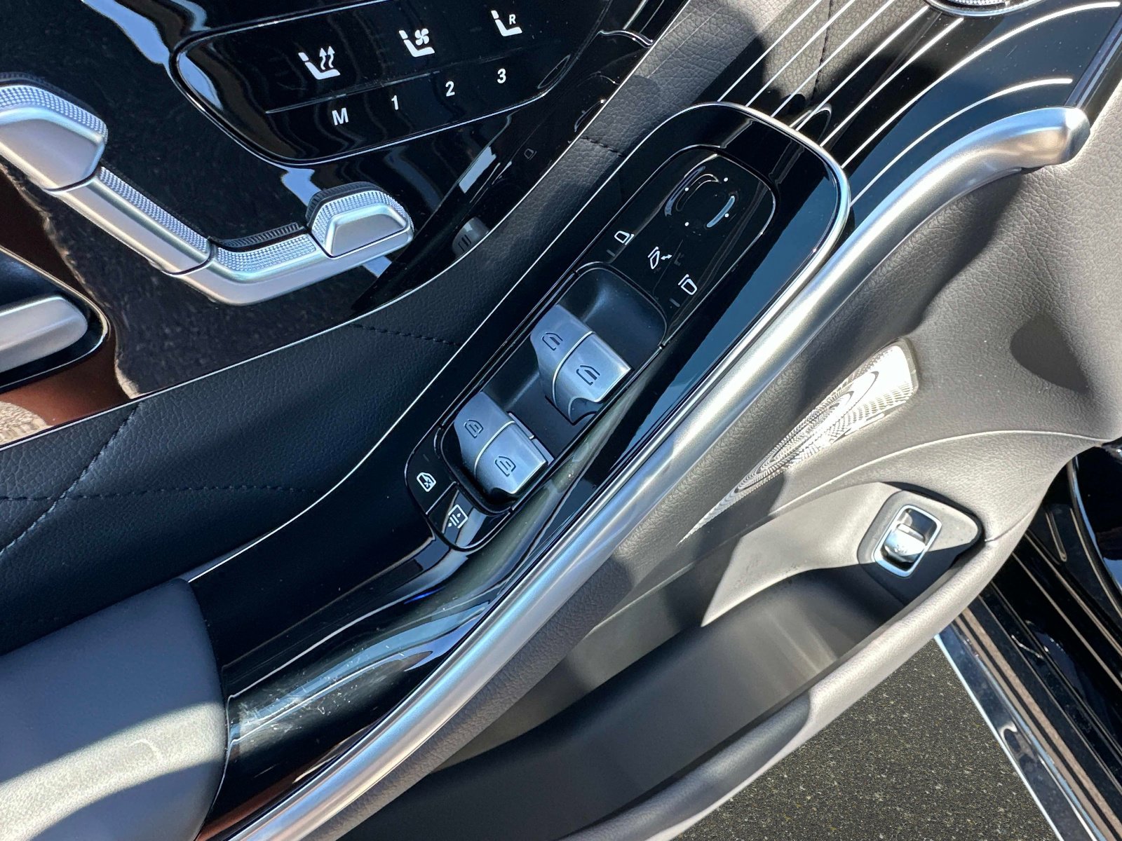 Certified 2025 Mercedes-Benz S 580 4MATIC Sedan image 18