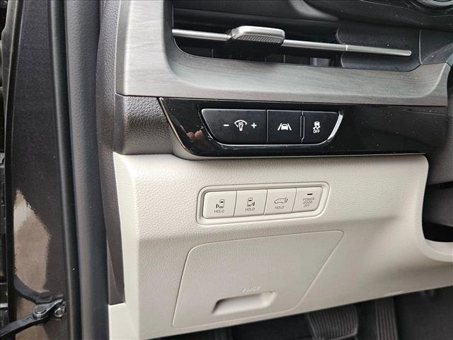 Used 2024 Kia Carnival EX FWD image 28