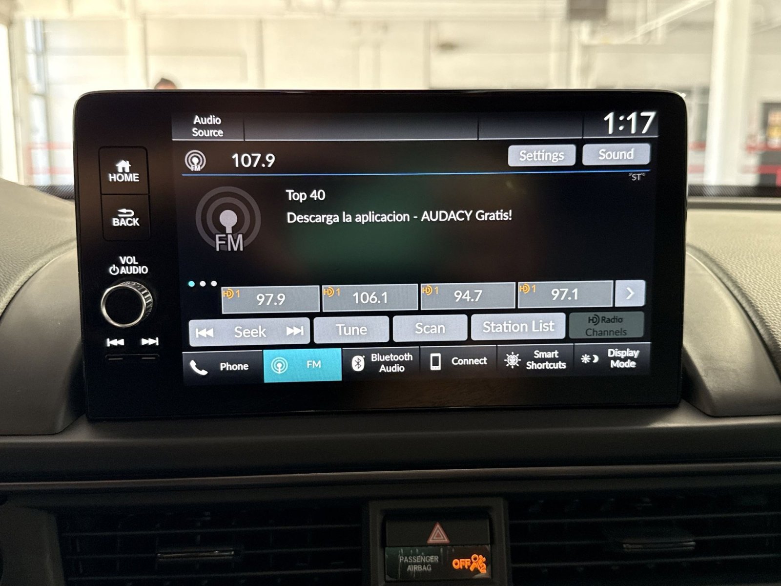 Used 2025 Honda Pilot TrailSport image 18