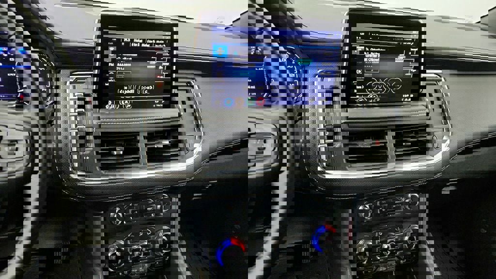 Used 2021 GMC Yukon SLT w/ SLT Premium Package image 18