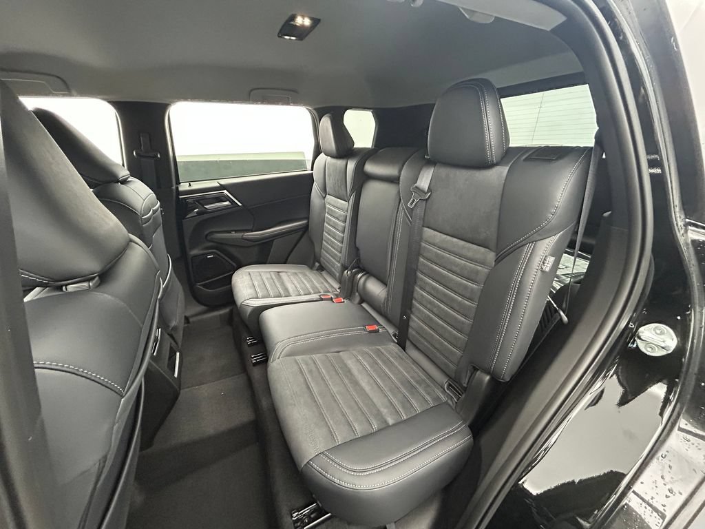 New 2026 Mitsubishi Outlander SE FWD image 25