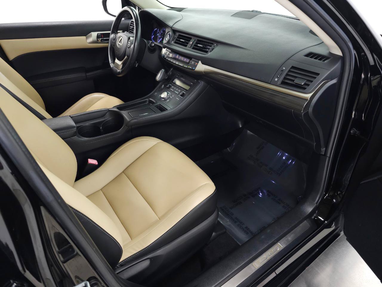 Used 2015 Lexus CT 200h FWD image 11