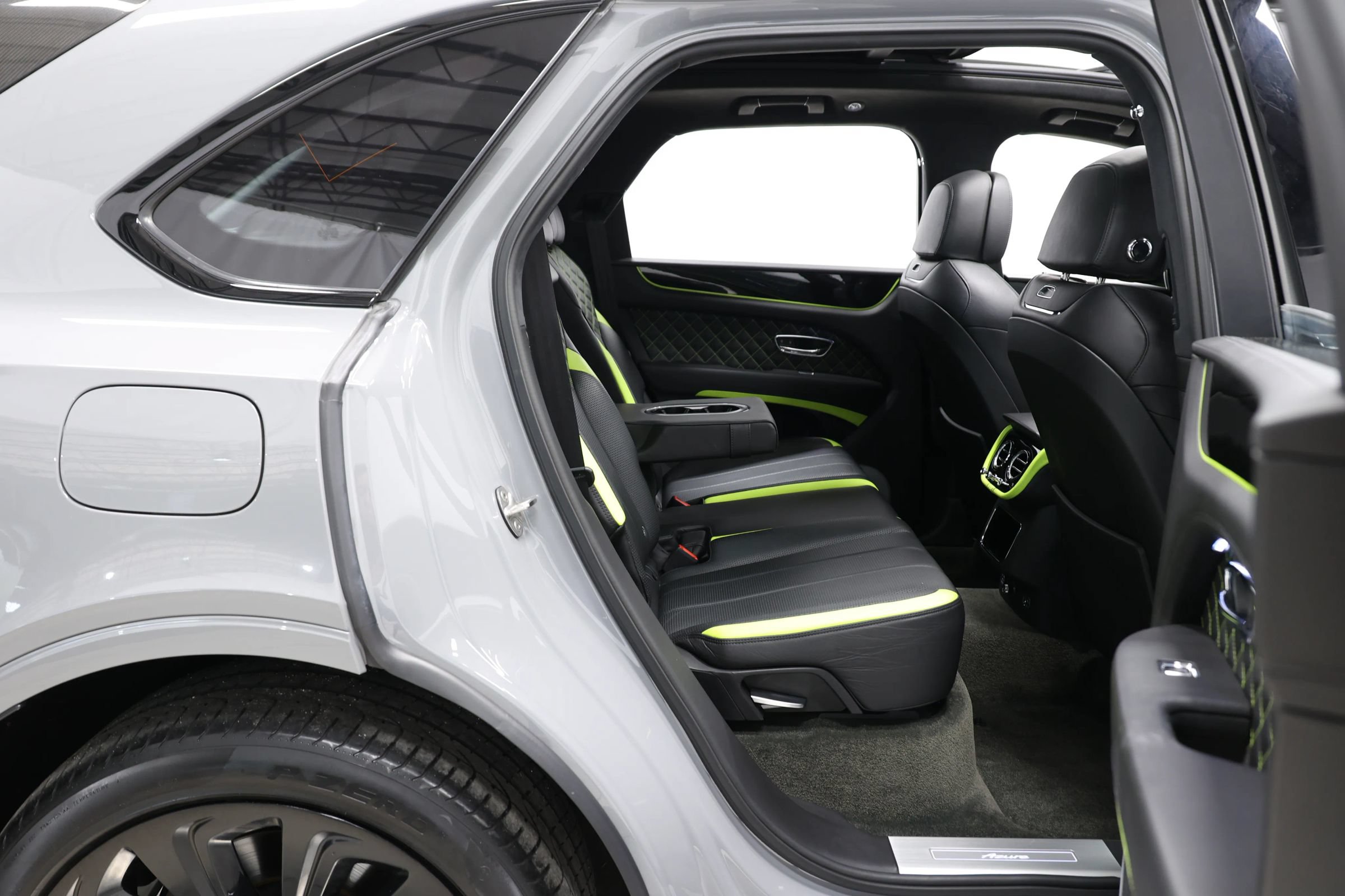 Used 2023 Bentley Bentayga AWD/4WD image 86