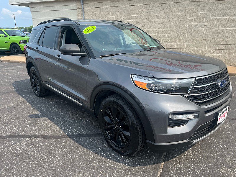 Used 2022 Ford Explorer XLT AWD/4WD image 2