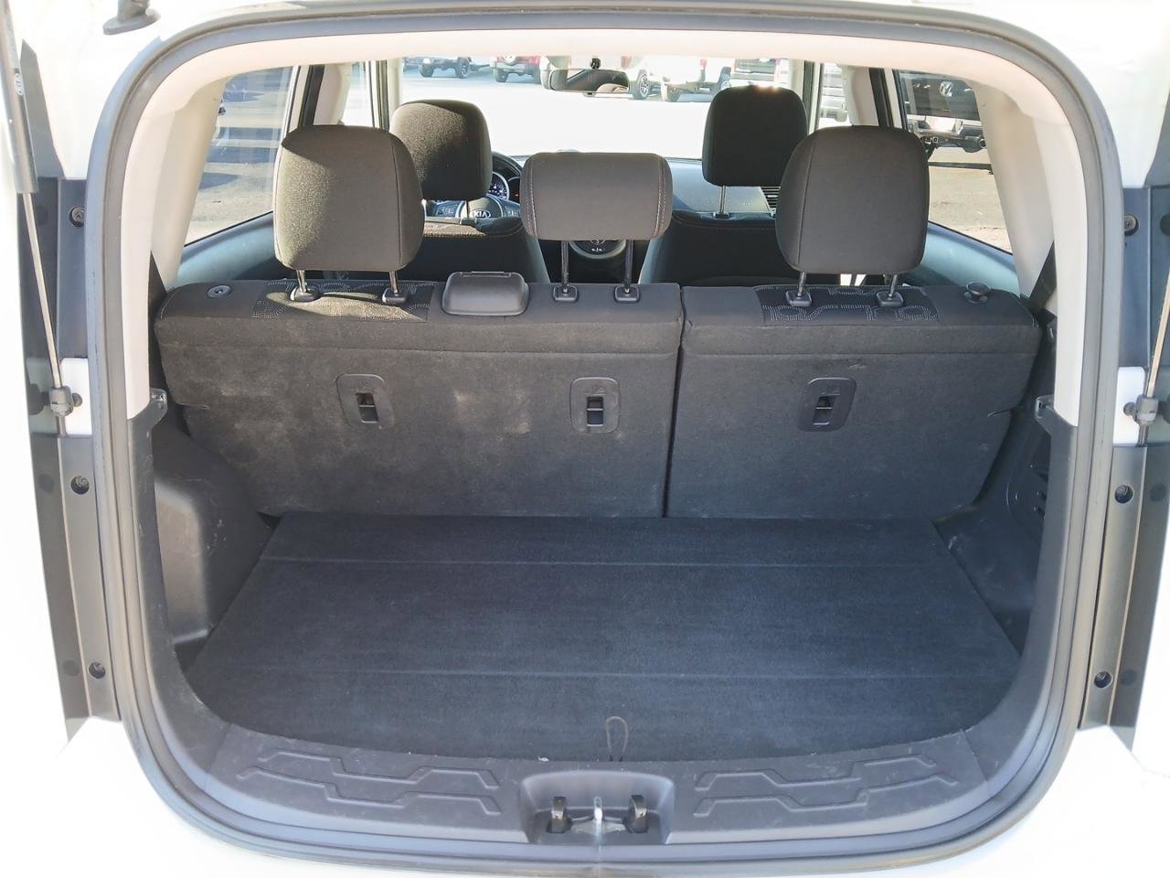 Used 2013 Kia Soul + image 9