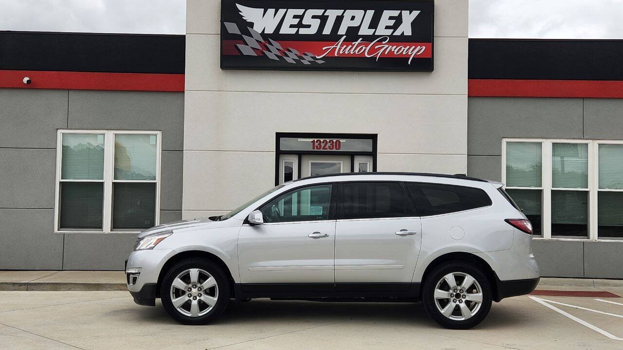 Used 2017 Chevrolet Traverse LT w/ Style and Technology Package FWD image 30