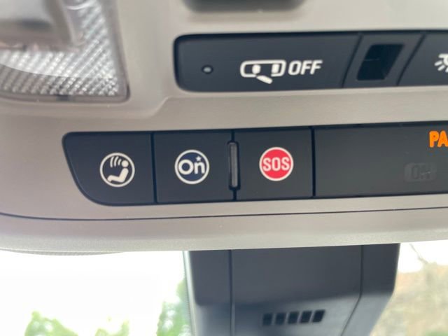 Used 2023 Chevrolet Equinox Premier image 33