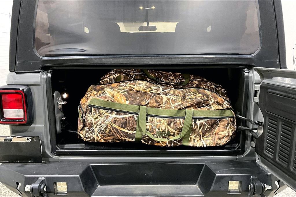 Used 2019 Jeep Wrangler Sport S image 7