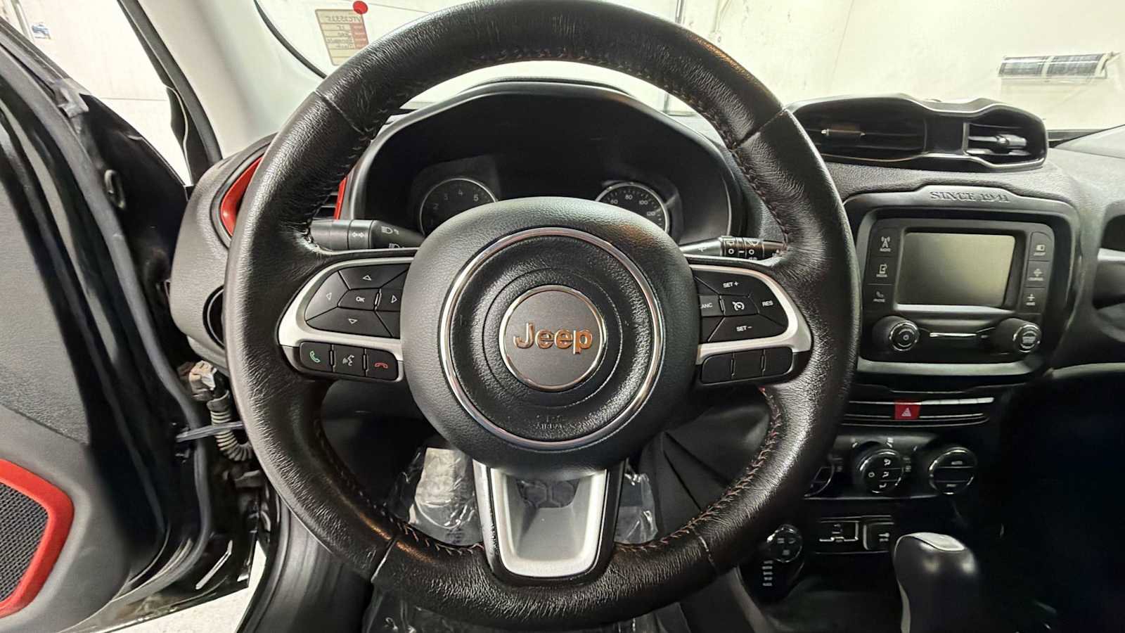 Used 2015 Jeep Renegade Trailhawk w/ Popular Equipment Group AWD/4WD image 16